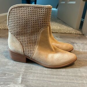 Women's Tan Ankle Boots